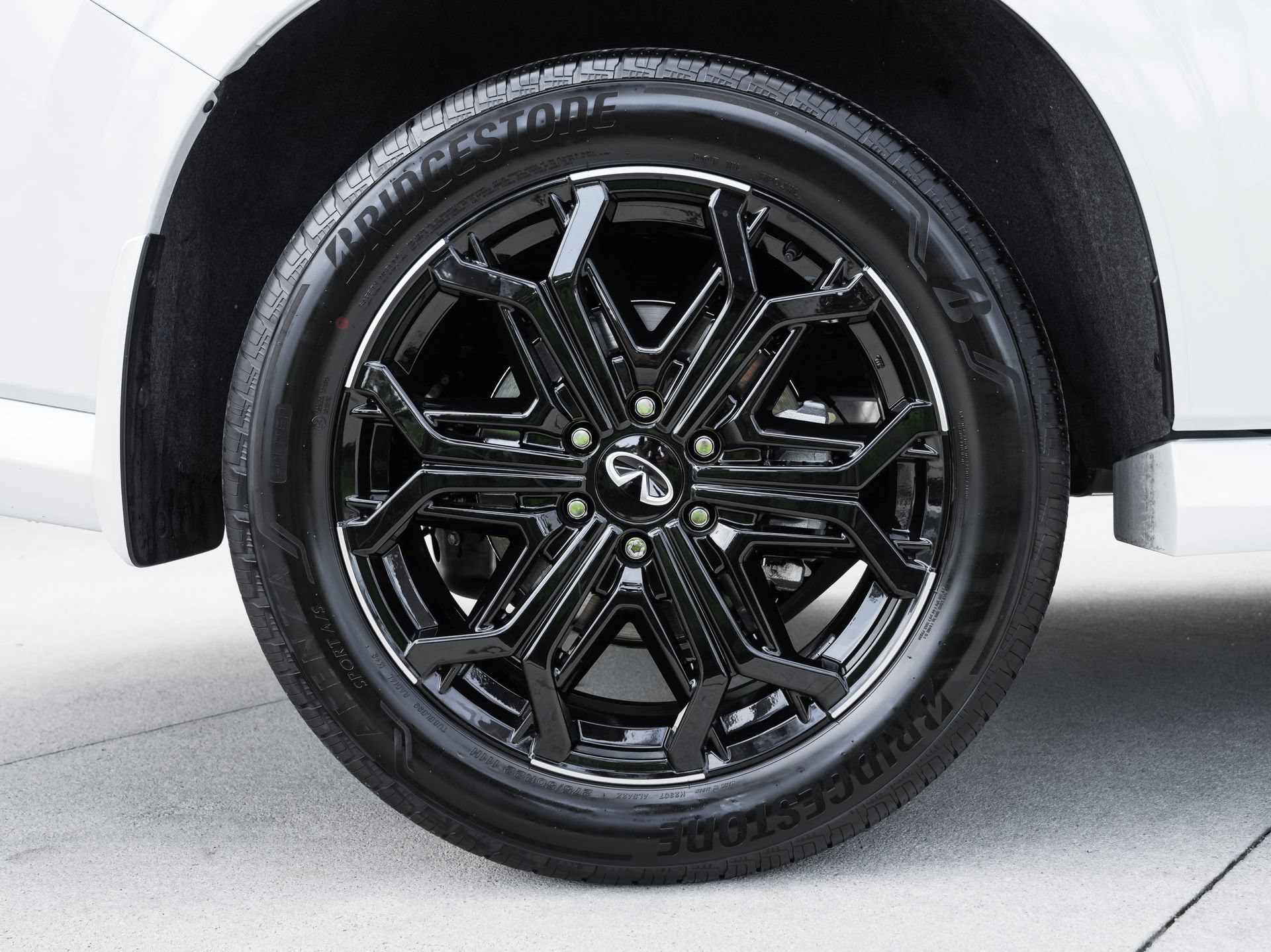 Certified 2026 INFINITI QX80 4WD w/ Sport Exterior Package image 27