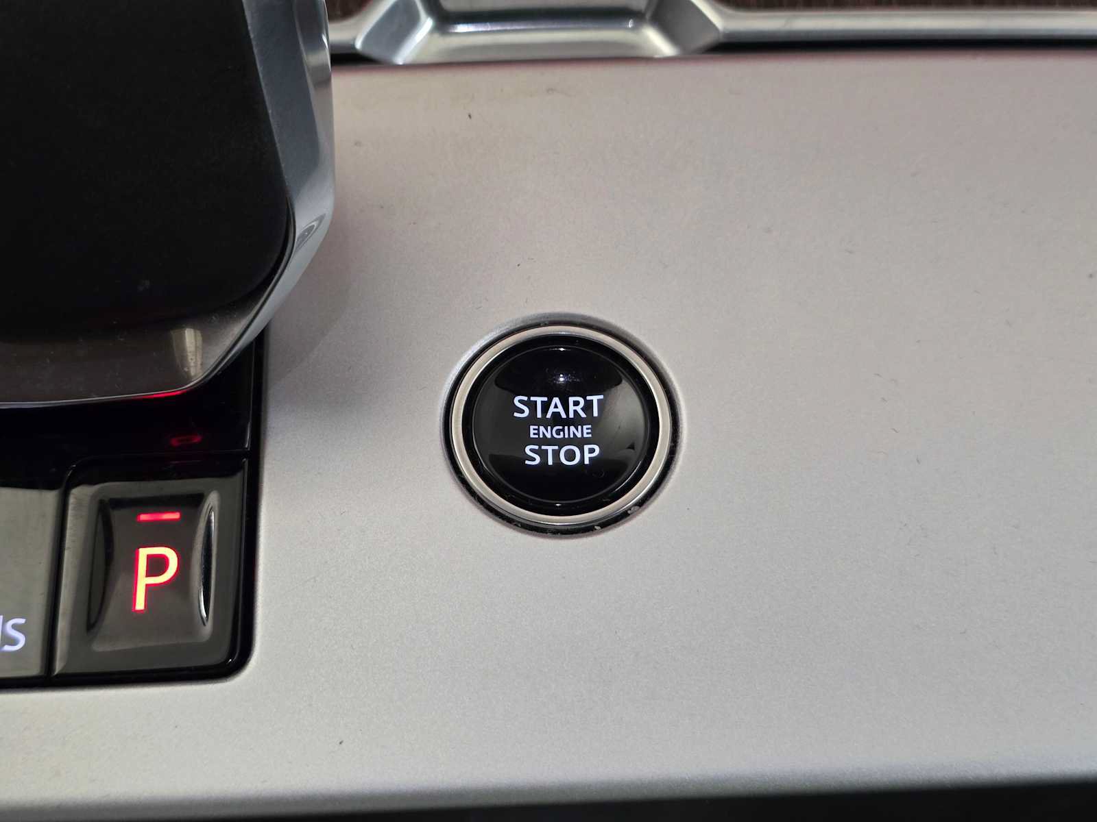 Used 2025 Land Rover Range Rover SE AWD/4WD image 37