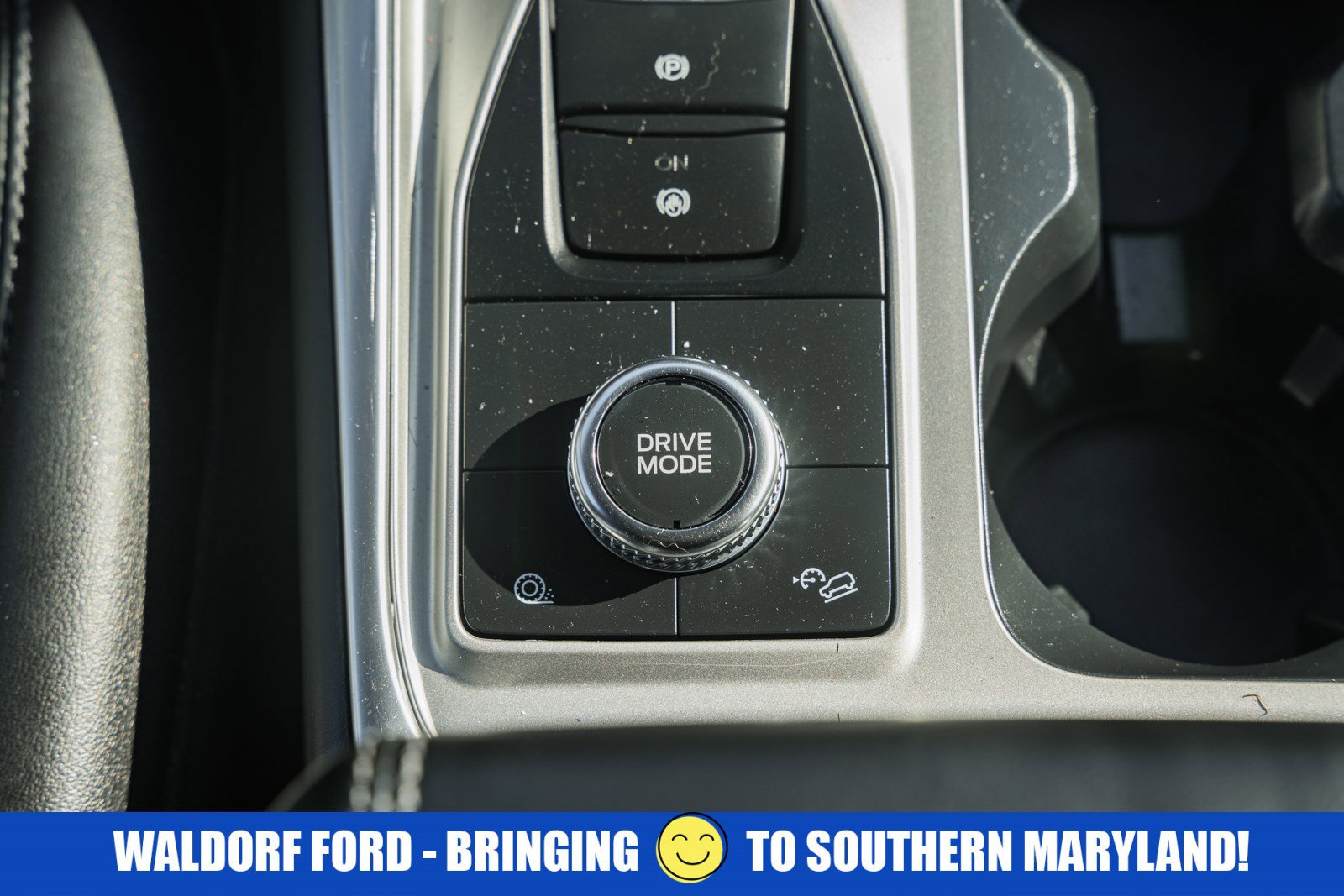 Used 2022 Ford Explorer XLT w/ Equipment Group 202A image 27