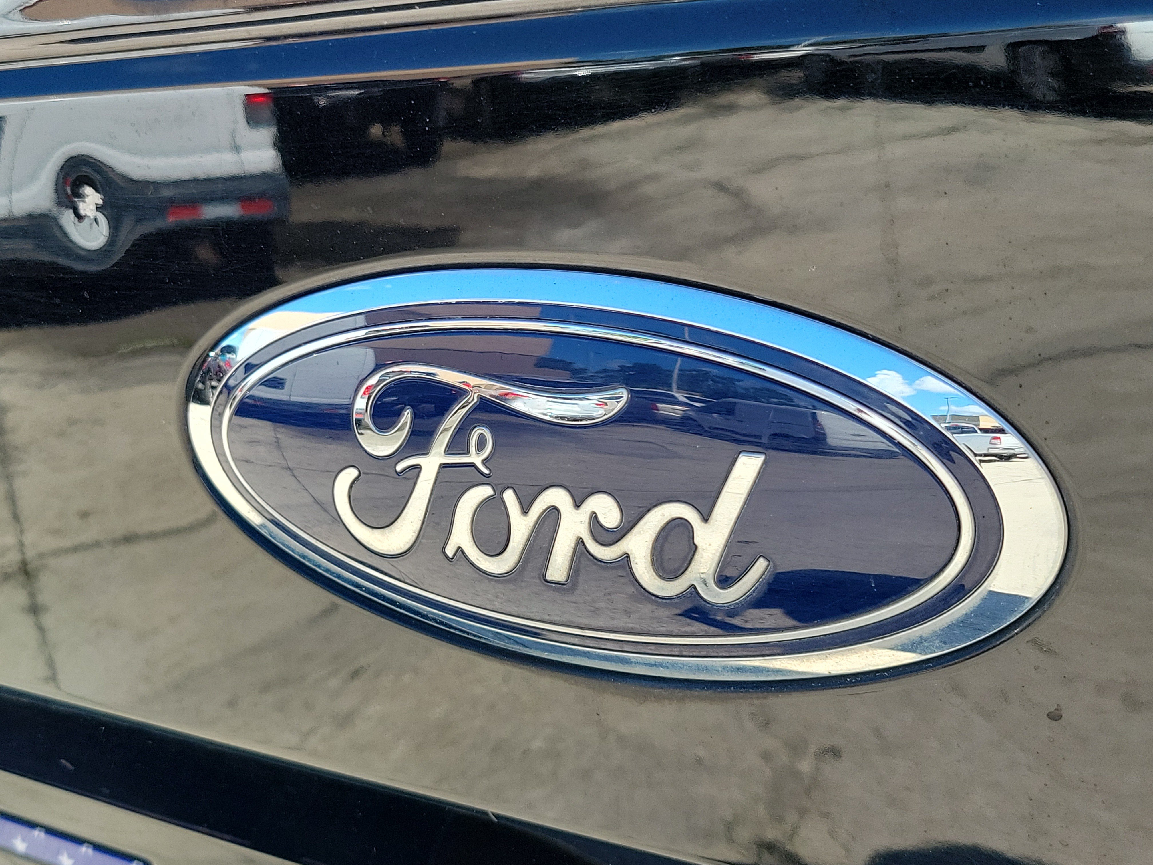 Used 2019 Ford F150 XLT w/ Equipment Group 302A Luxury RWD image 6