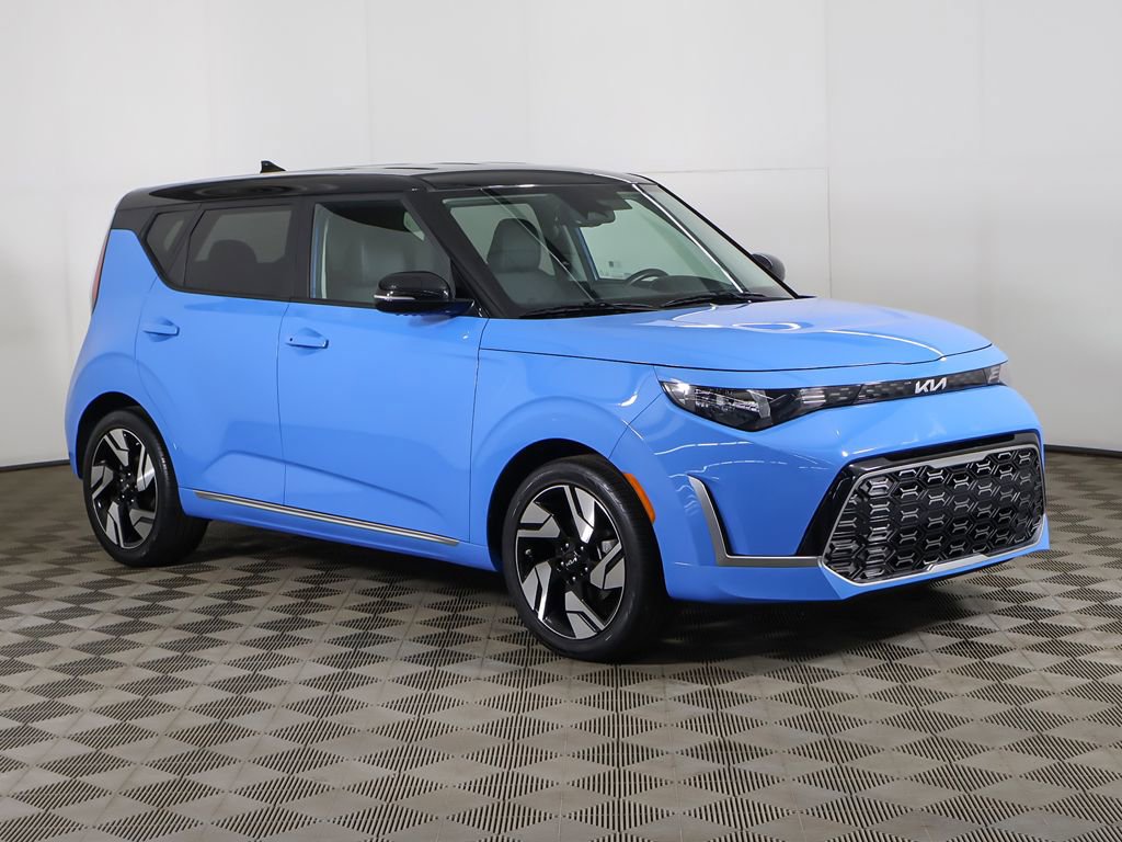 Used 2023 Kia Soul GT-Line FWD image 2