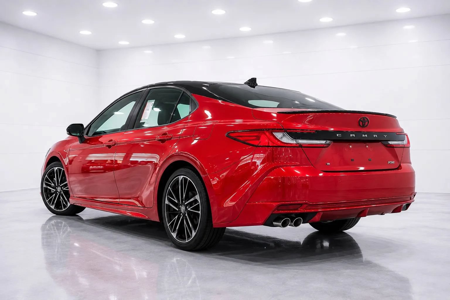 Used 2025 Toyota Camry XSE FWD image 3