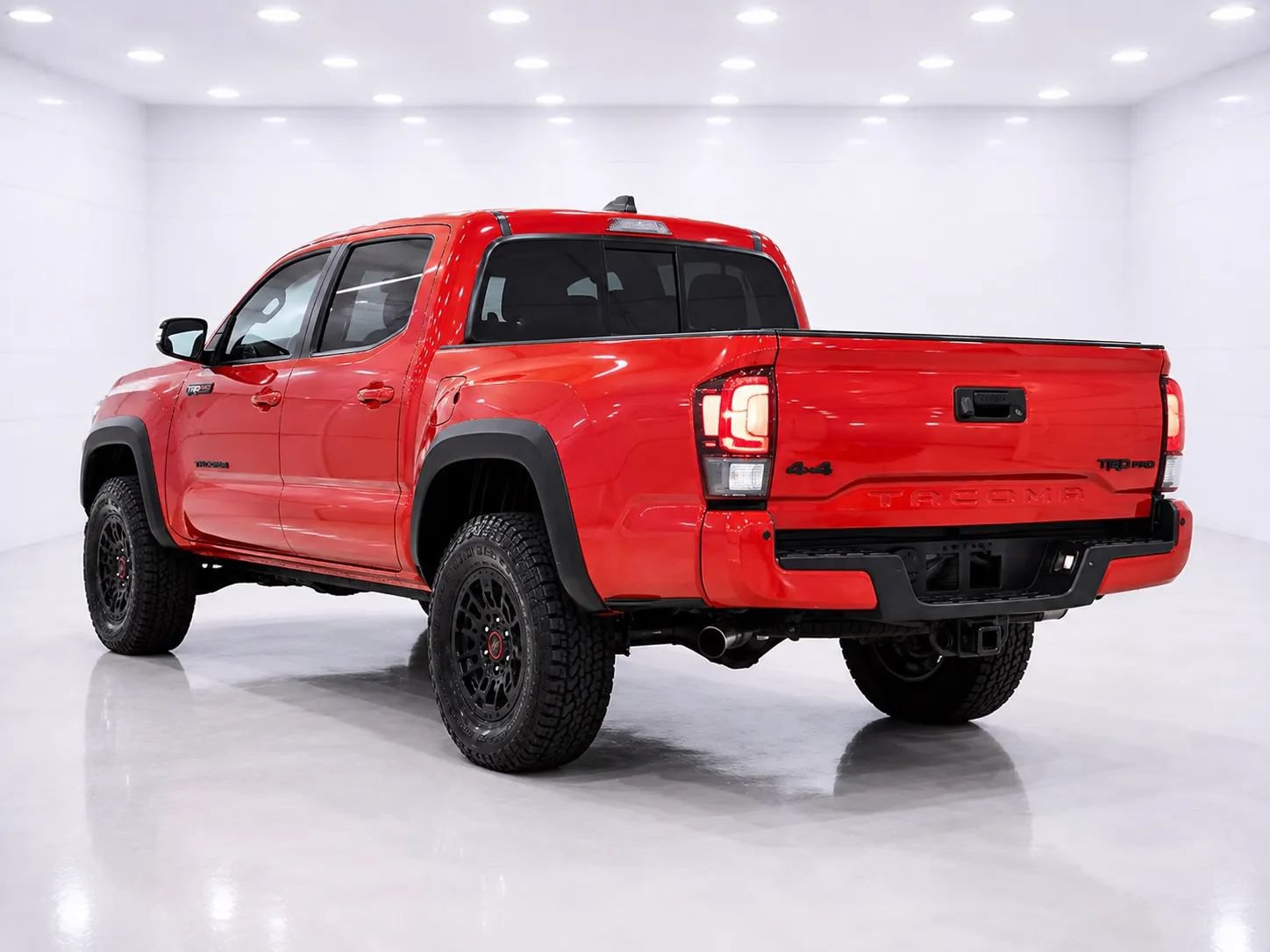 Used 2017 Toyota Tacoma TRD Pro AWD/4WD image 3