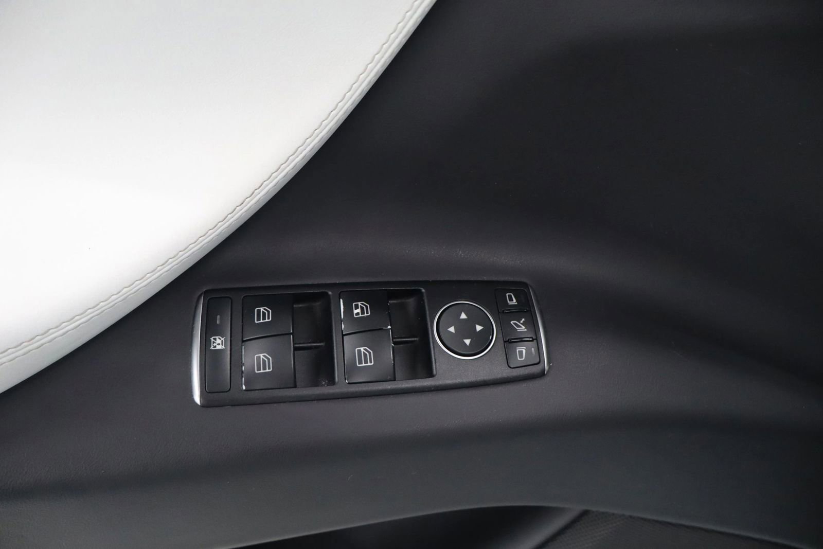 Used 2018 Tesla Model X 100D image 9