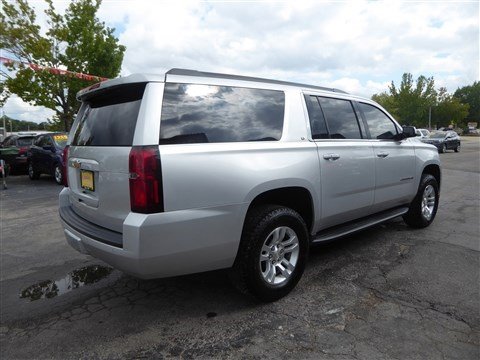 Used 2019 Chevrolet Suburban LT image 6
