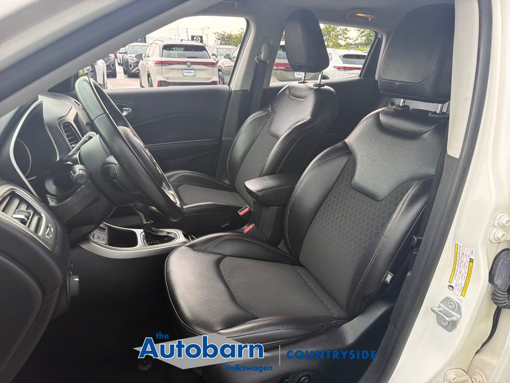 Used 2018 Jeep Compass Latitude w/ Popular Equipment Group FWD image 7