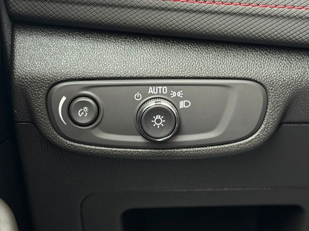 Used 2024 Chevrolet TrailBlazer RS w/ Driver Confidence Package image 20