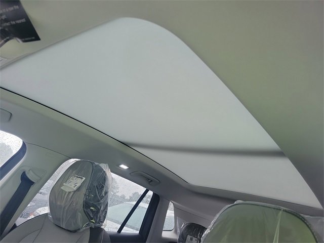 New 2026 Volkswagen Tiguan SE image 17