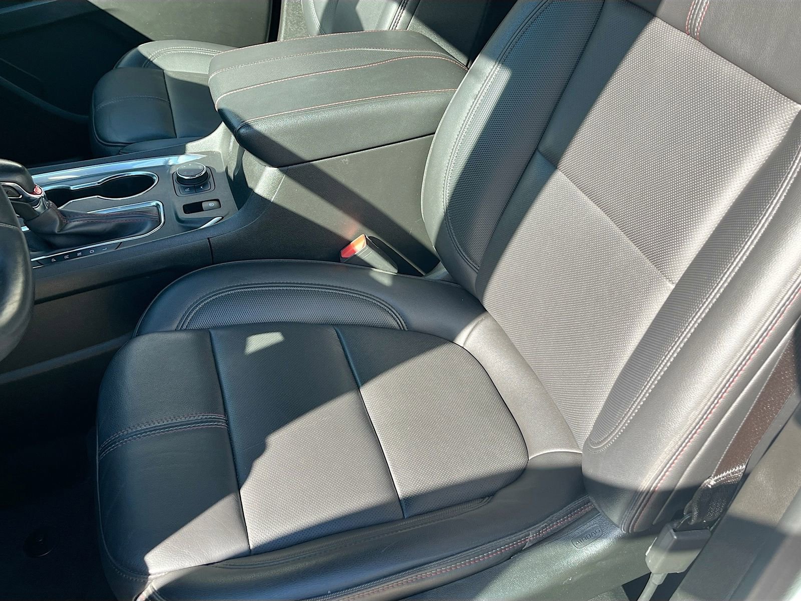 Used 2022 Chevrolet Traverse RS image 20