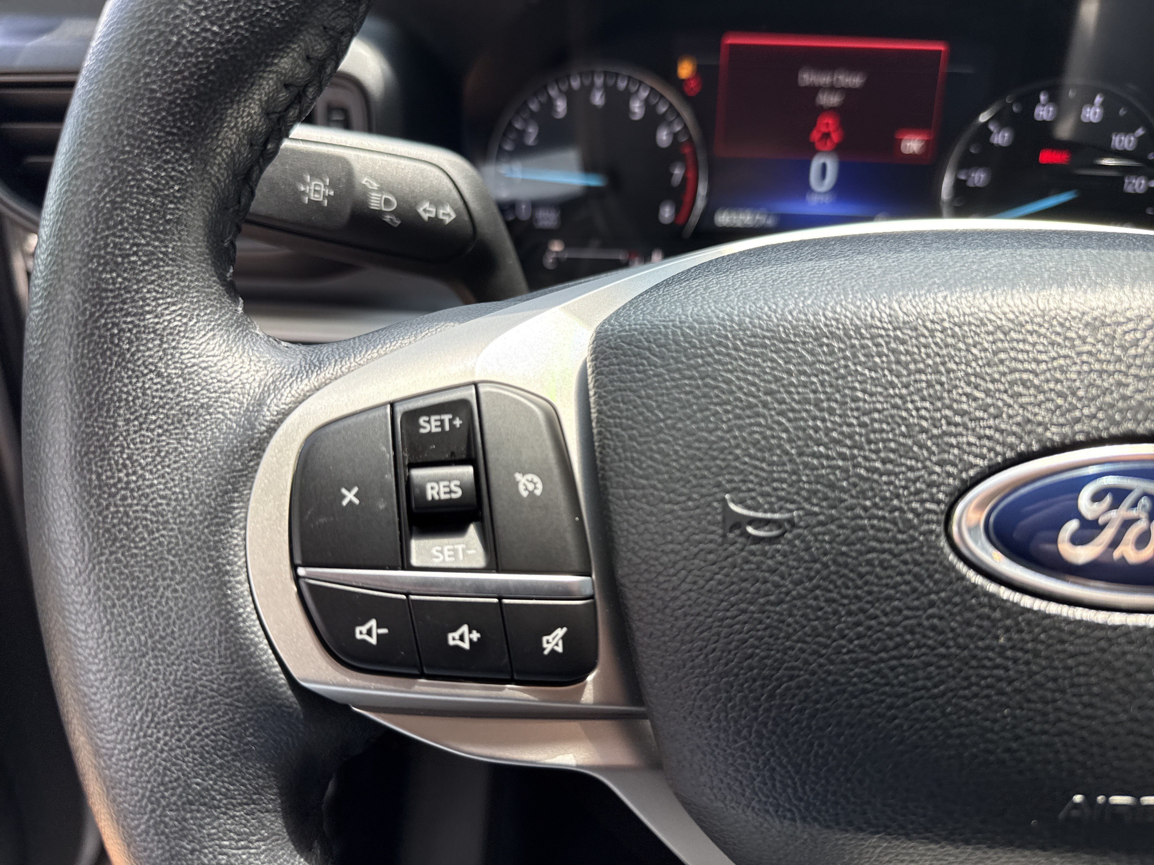 Used 2023 Ford Explorer XLT RWD image 27