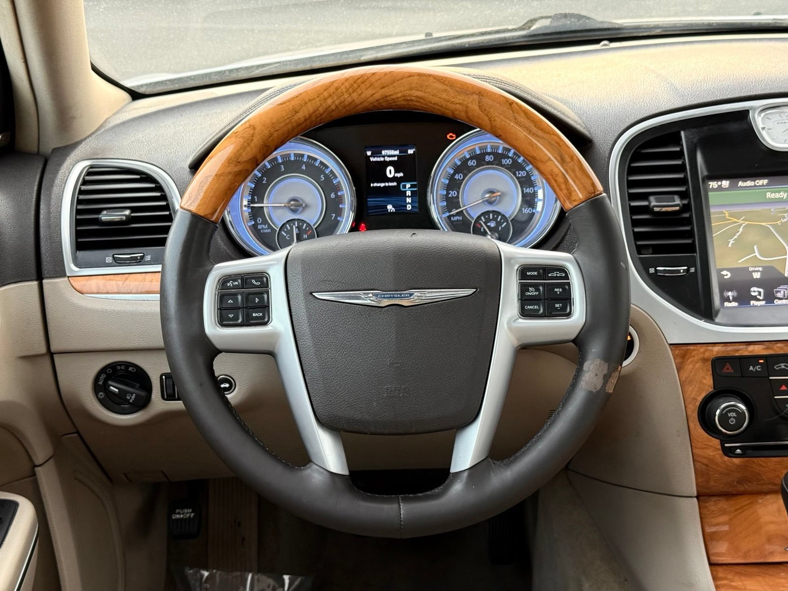 Used 2014 Chrysler 300 C RWD image 36