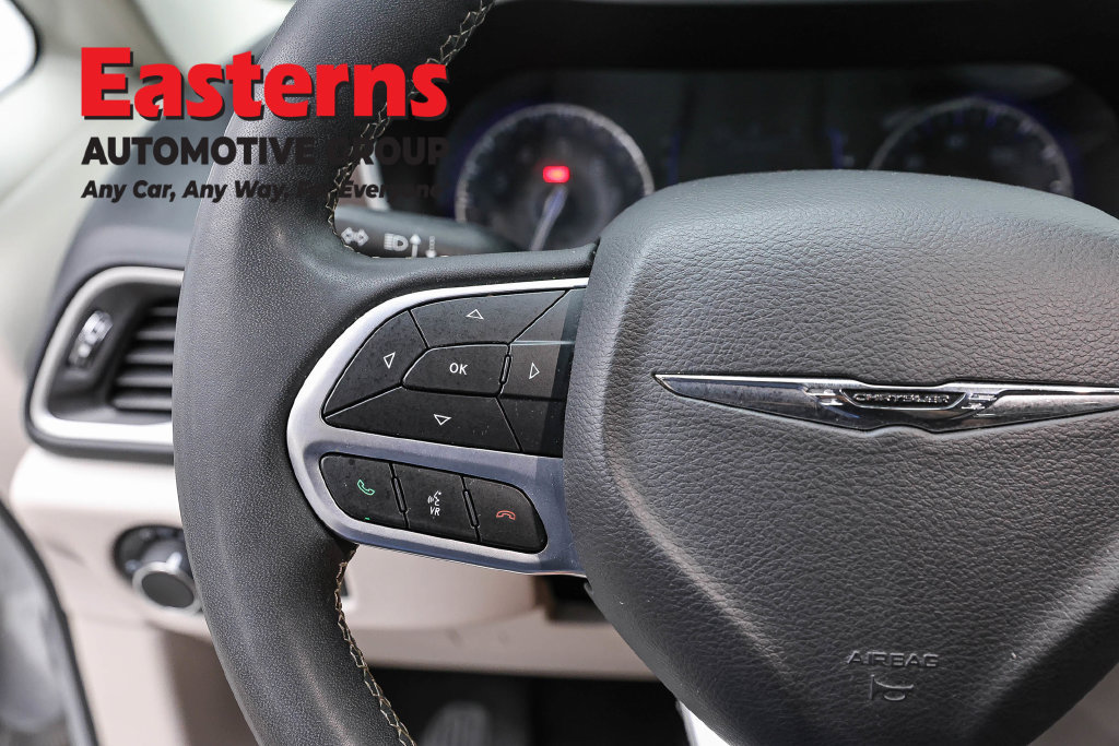 Used 2023 Chrysler Voyager LX FWD image 17