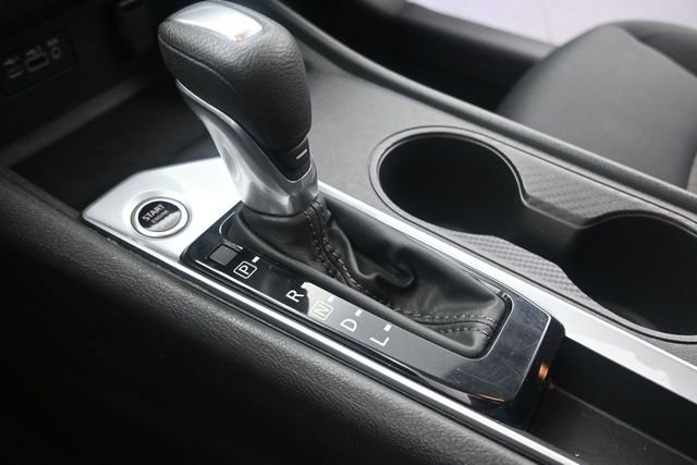 Used 2025 Nissan Altima 2.5 SV FWD image 12