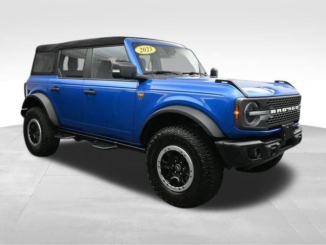 Used 2023 Ford Bronco Badlands image 3