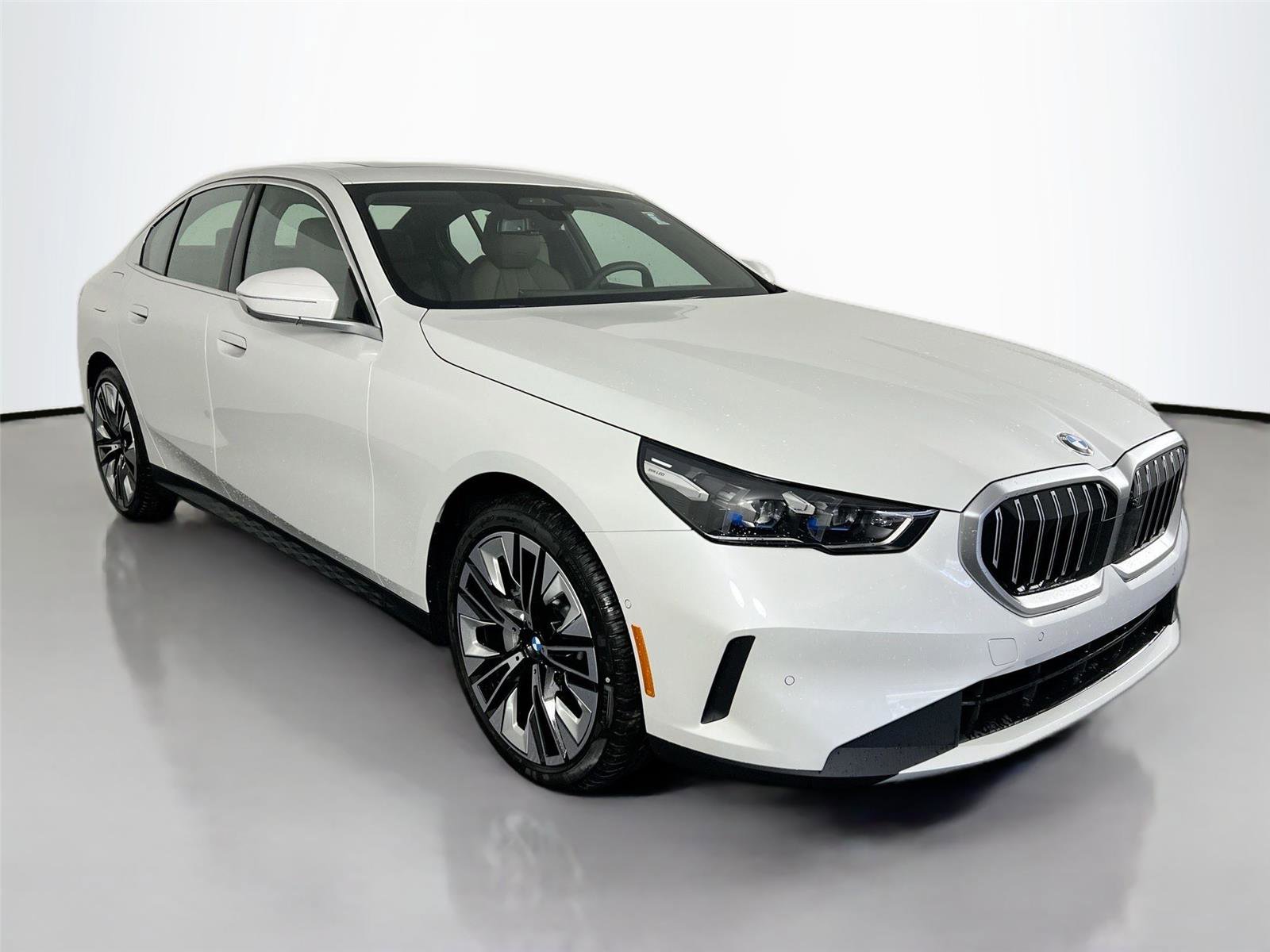 Used 2026 BMW 530i xDrive image 8