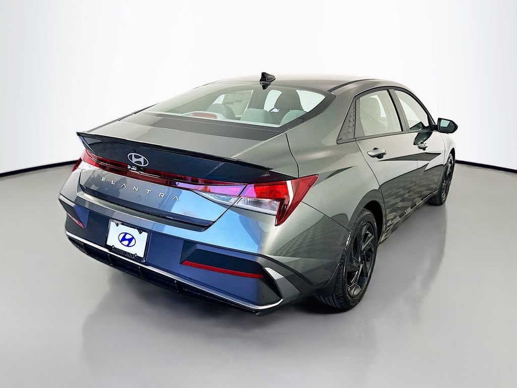 New 2026 Hyundai Elantra Sport image 5