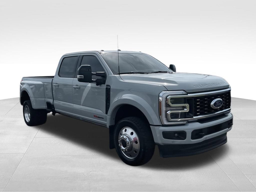 Used 2025 Ford F450 Platinum w/ FX4 Off-Road Package AWD/4WD image 2