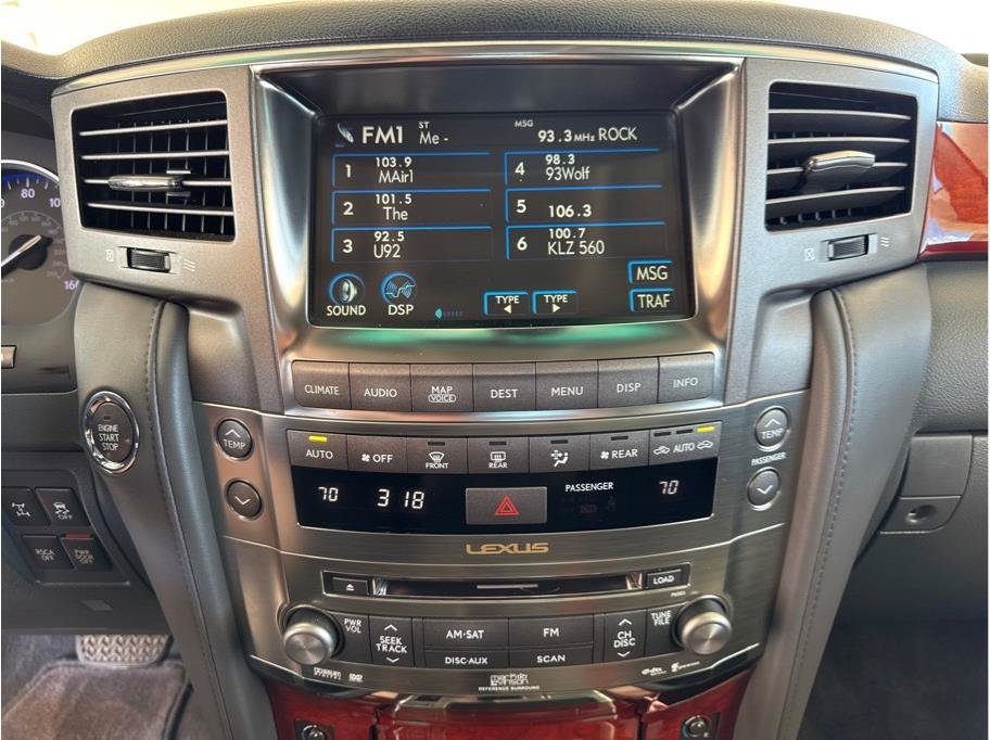 Used 2009 Lexus LX 570 4WD w/ Preferred Accessory Pkg image 21