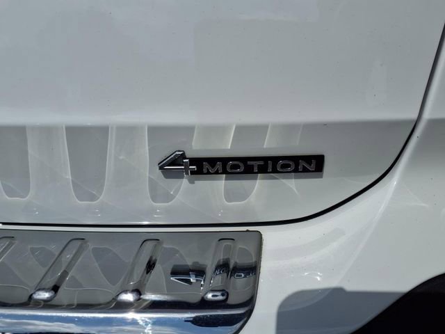 Used 2023 Volkswagen Taos SE w/ Black Wheel Package image 8