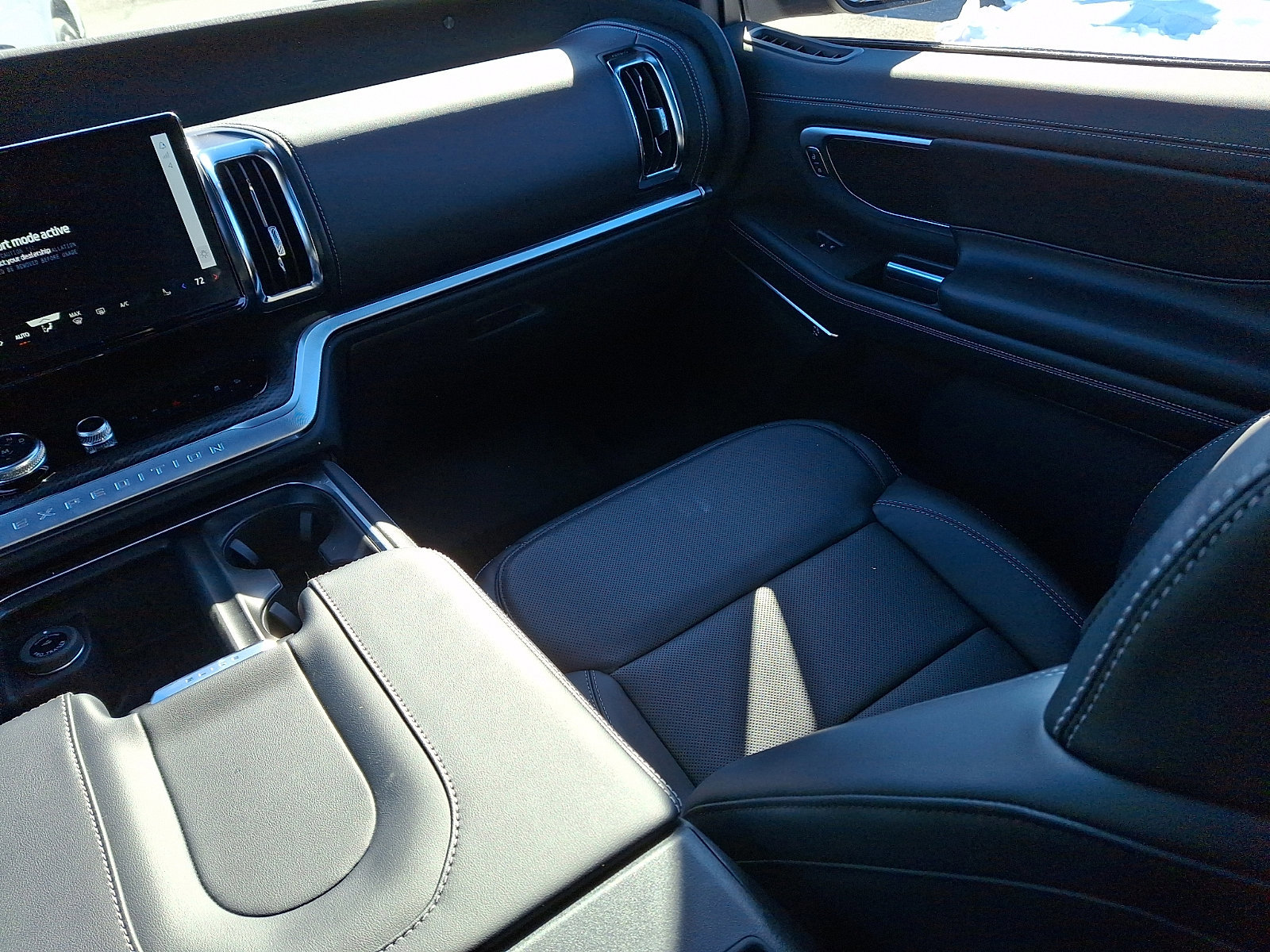 New 2026 Ford Expedition Platinum w/ Stealth Appearance Package image 10