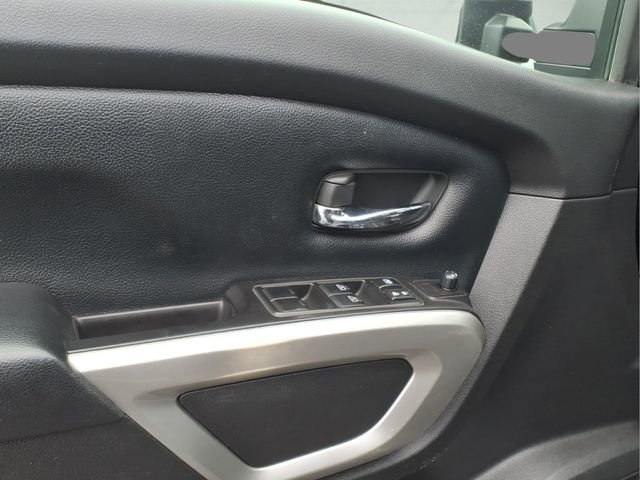 Used 2018 Nissan Titan Platinum Reserve image 9