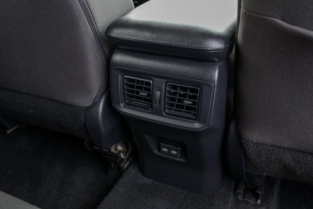 Used 2025 Toyota RAV4 XLE FWD image 25