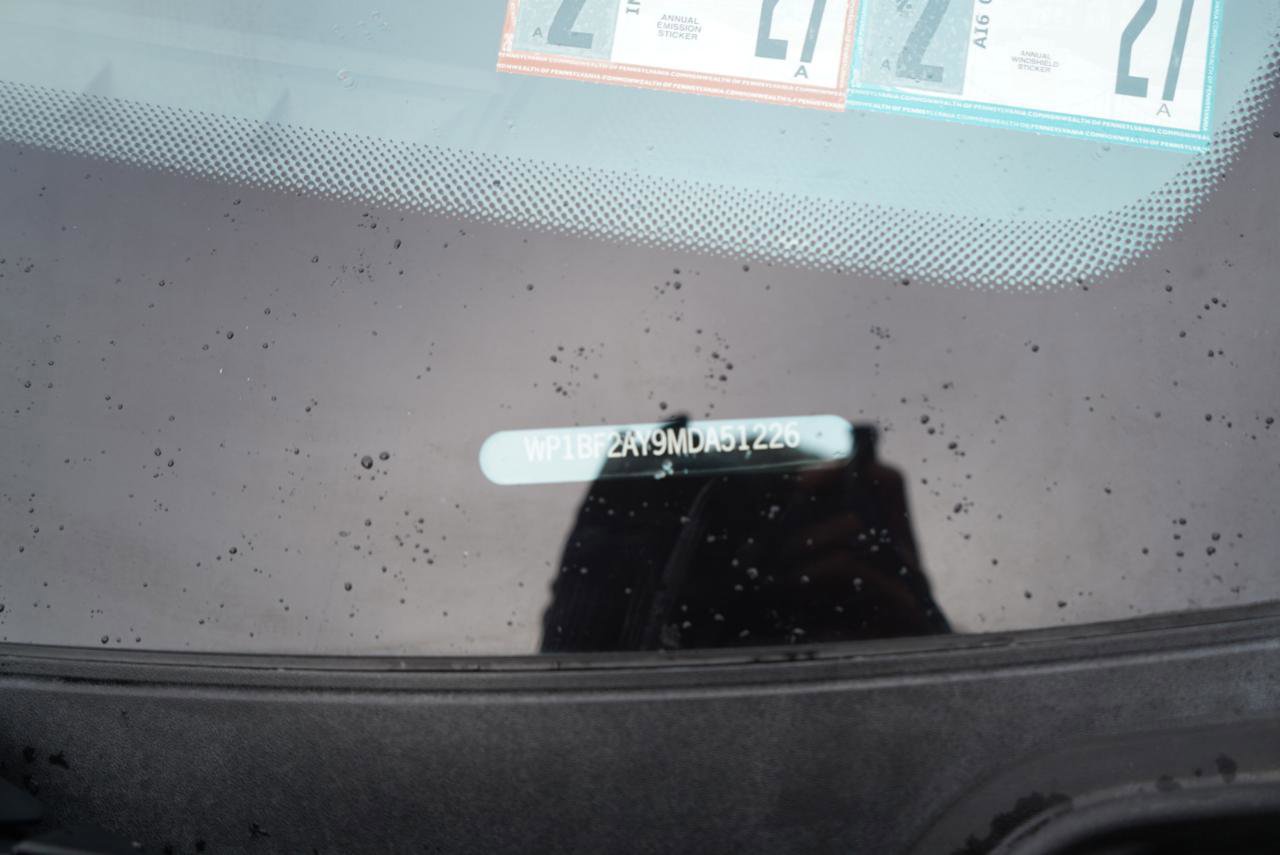 Used 2021 Porsche Cayenne Turbo image 21