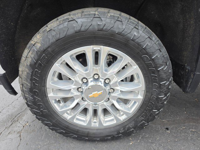 Used 2022 Chevrolet Silverado 2500 High Country w/ LPO, Hitch Package AWD/4WD image 12