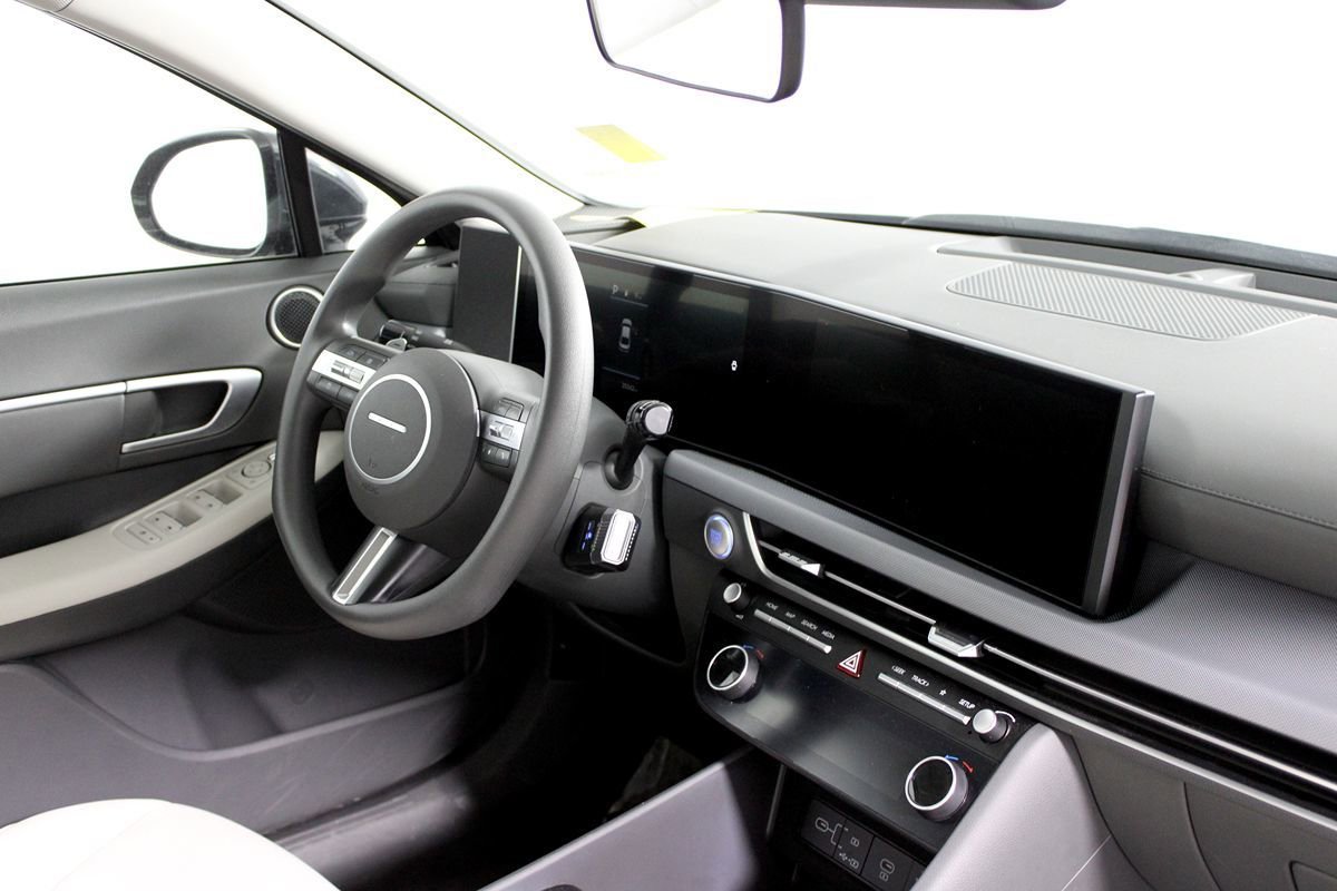 Used 2025 Hyundai Sonata SEL FWD image 13