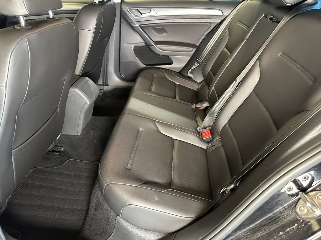 Used 2021 Volkswagen Golf 4-Door FWD image 20