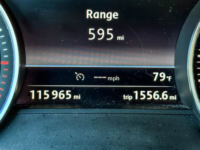 Used 2013 Volkswagen Touareg Sport image 26