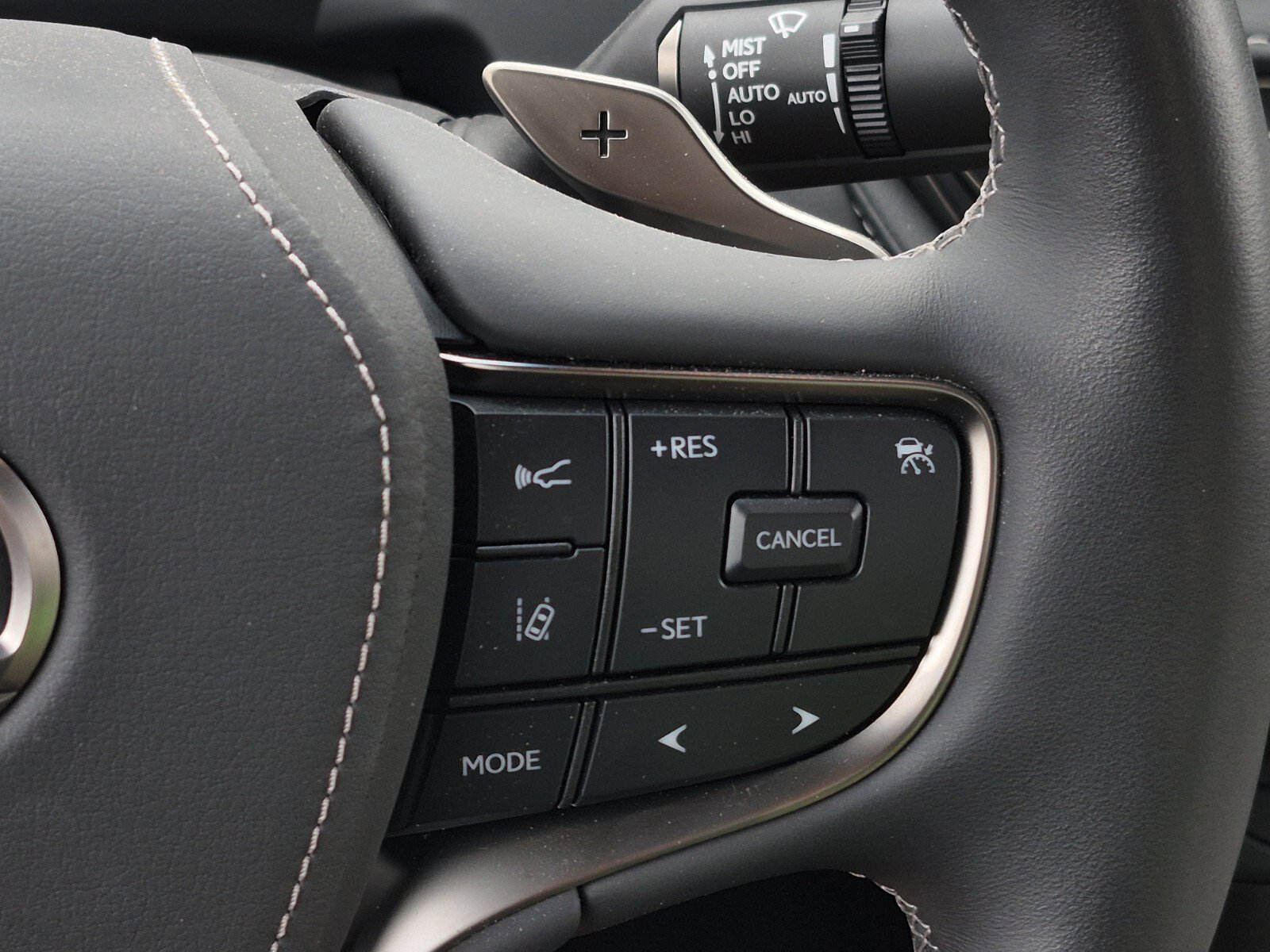 Used 2022 Lexus LS 500 w/ Interior Upgrade Package RWD image 27