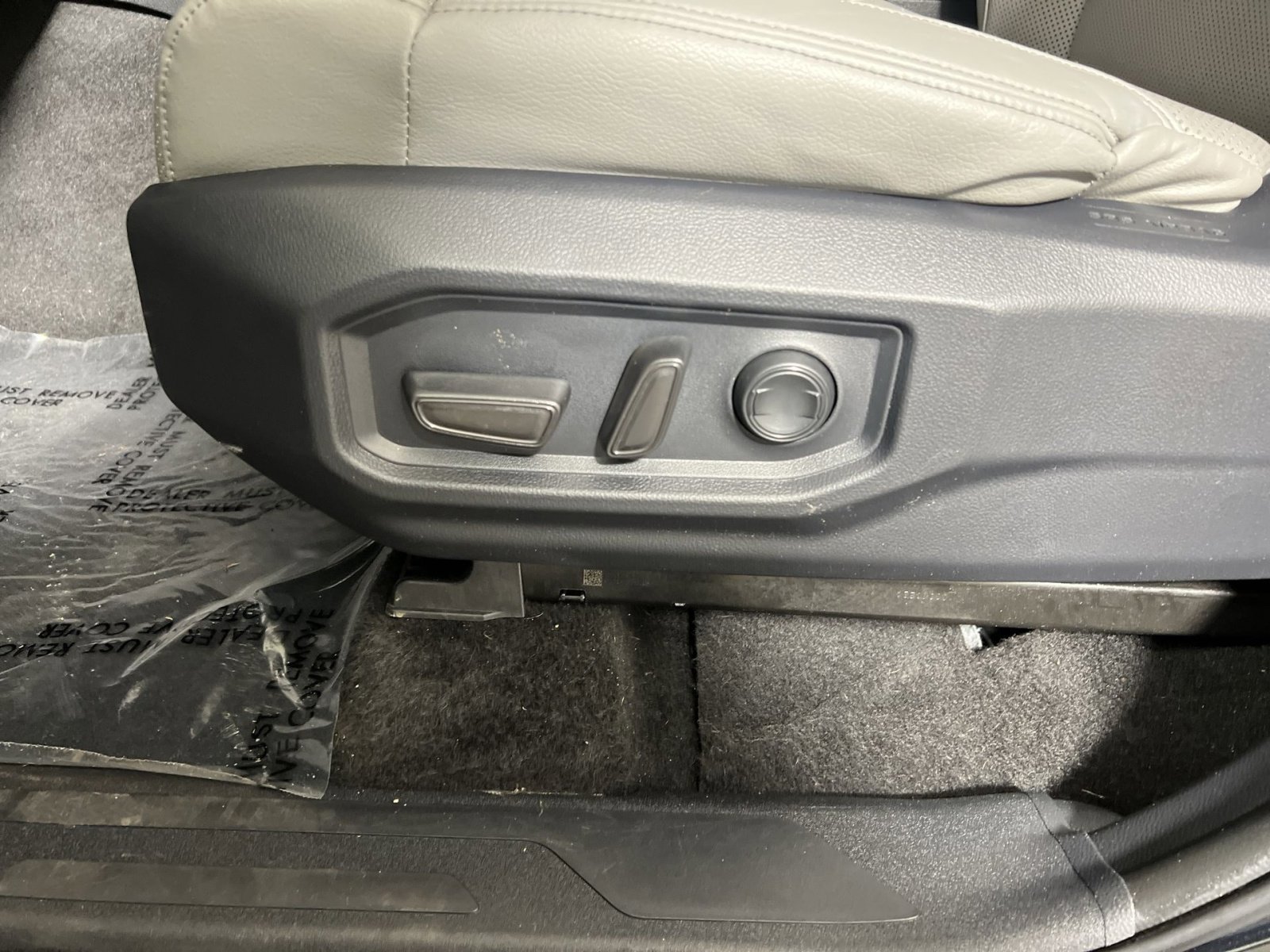 Used 2022 Toyota Tundra SR5 w/ SR5 Premium Package image 14