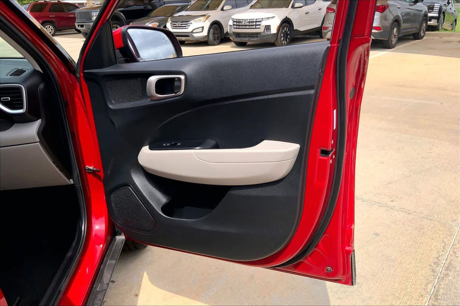 Used 2021 Hyundai Venue SEL w/ Cargo Package FWD image 21