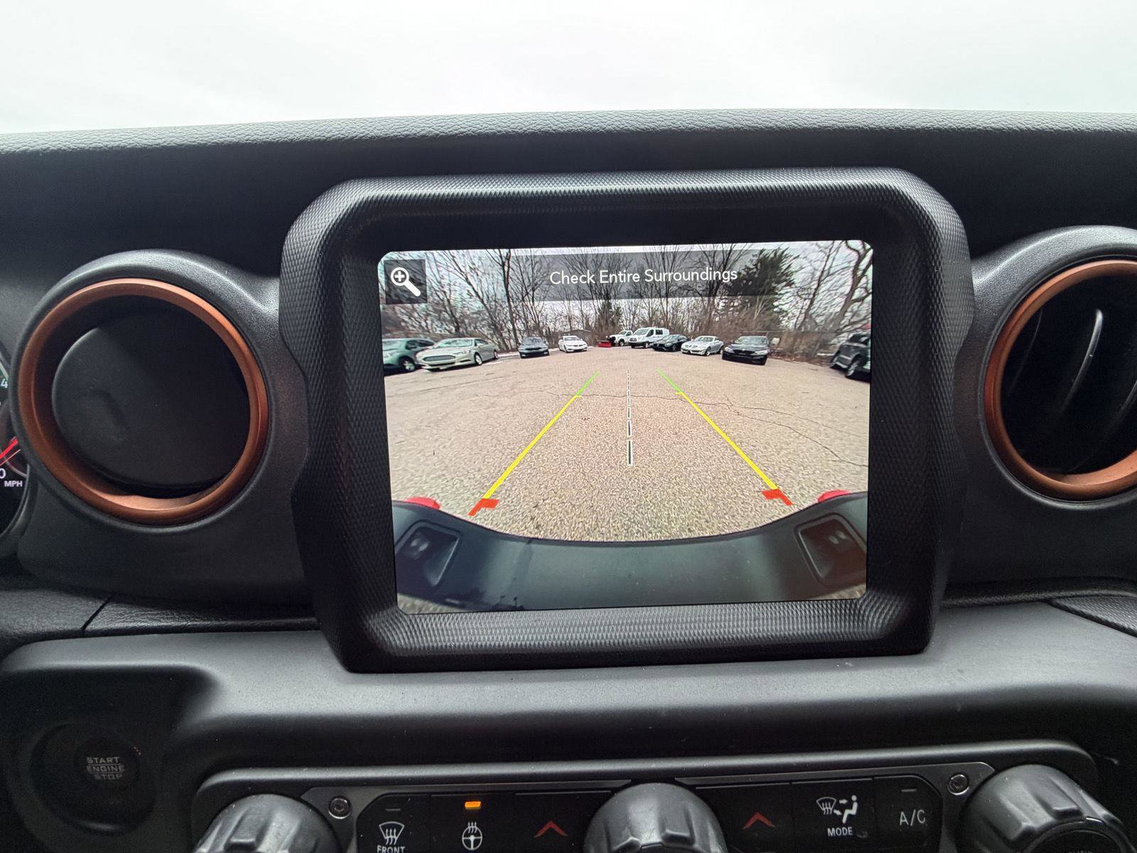 Used 2022 Jeep Gladiator Mojave w/ Cold Weather Group image 21