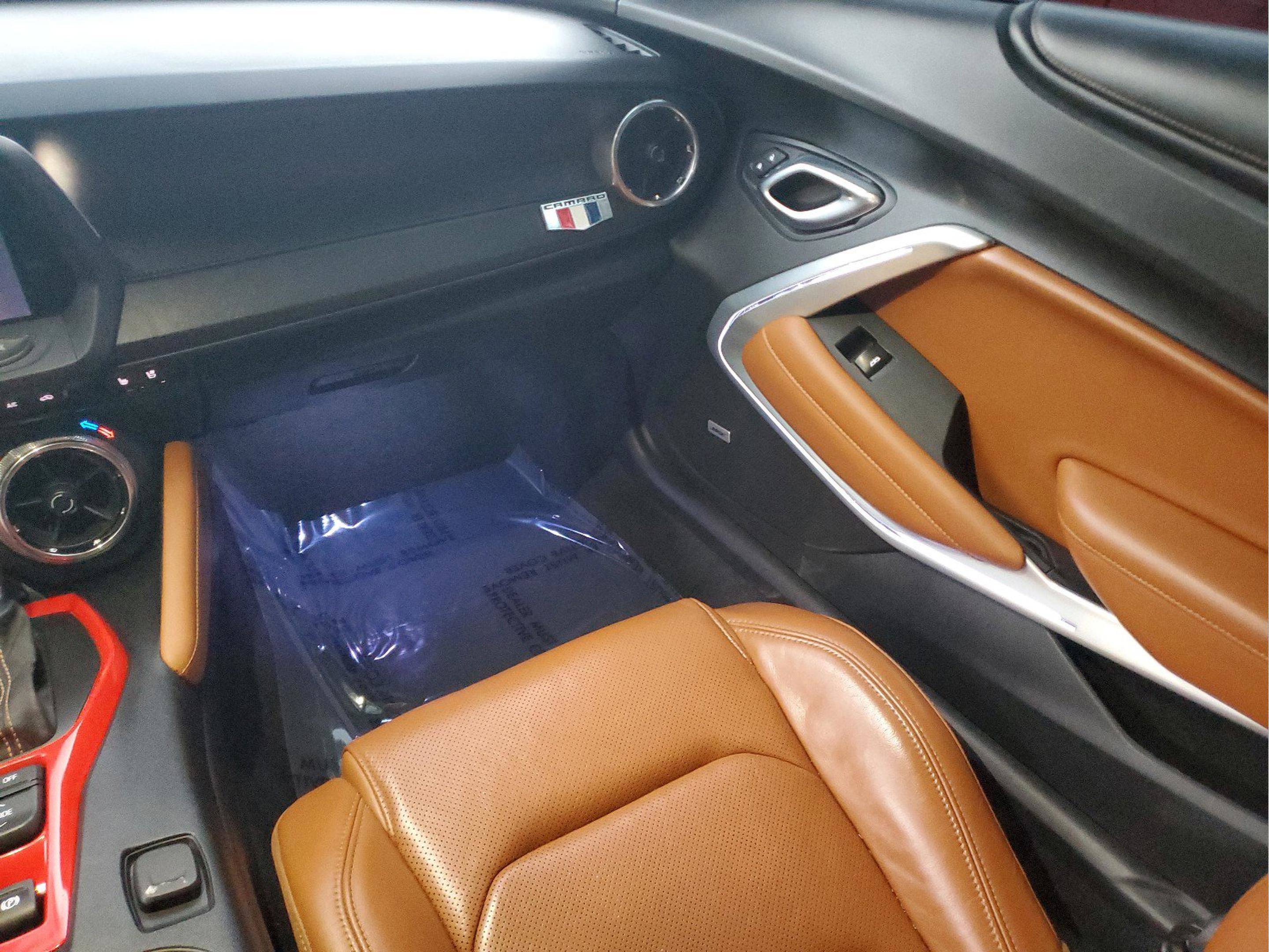 Used 2019 Chevrolet Camaro LT w/ Technology Package image 12