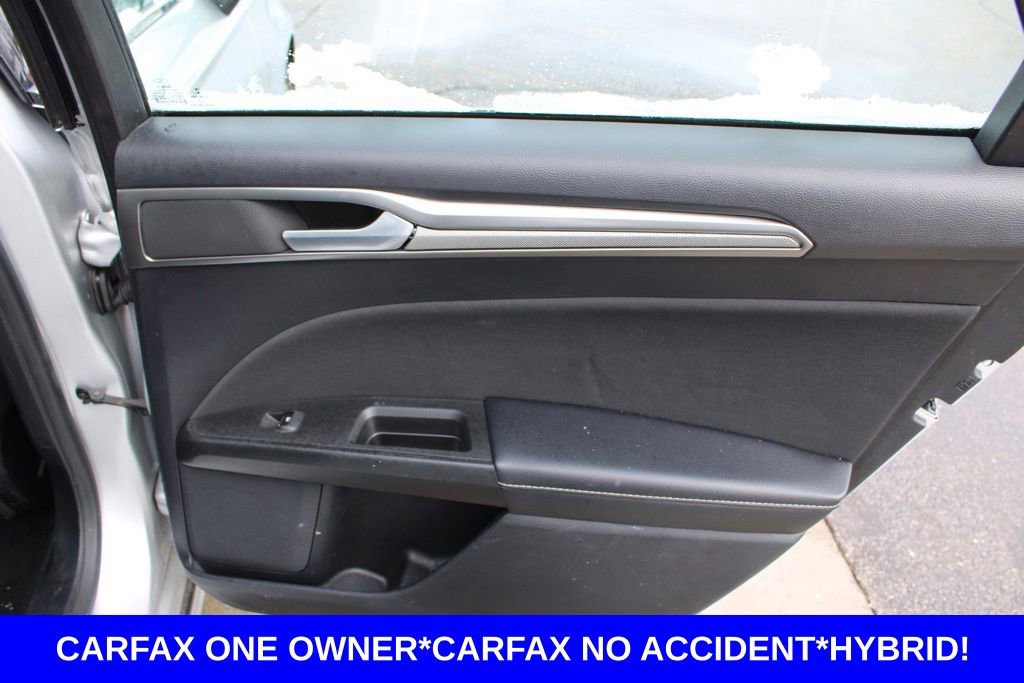 Used 2019 Ford Fusion SE image 24