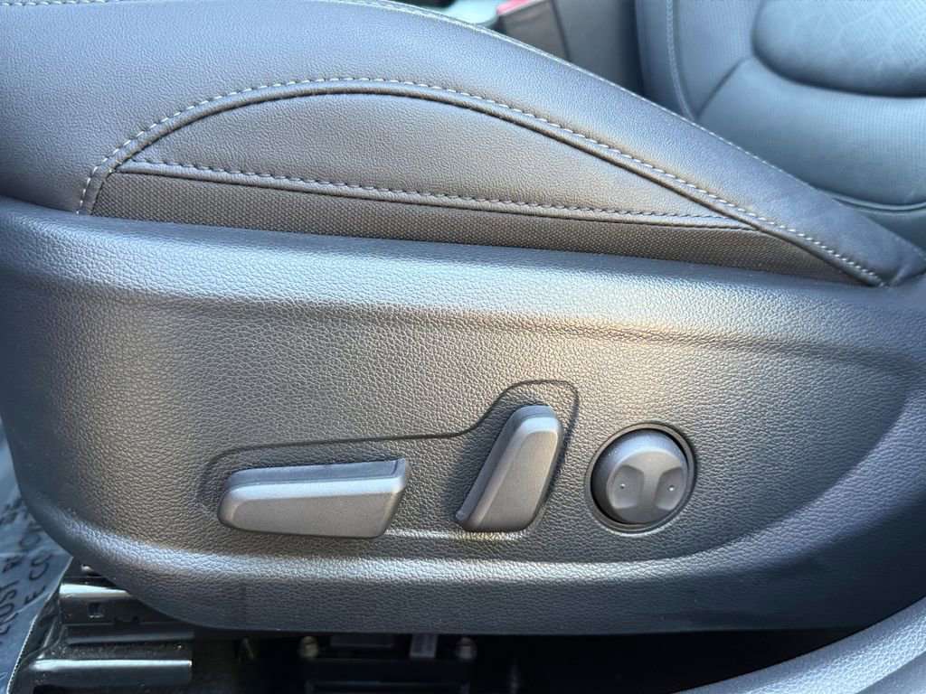 Certified 2024 Kia Seltos SX w/ SX Sunroof Package image 12