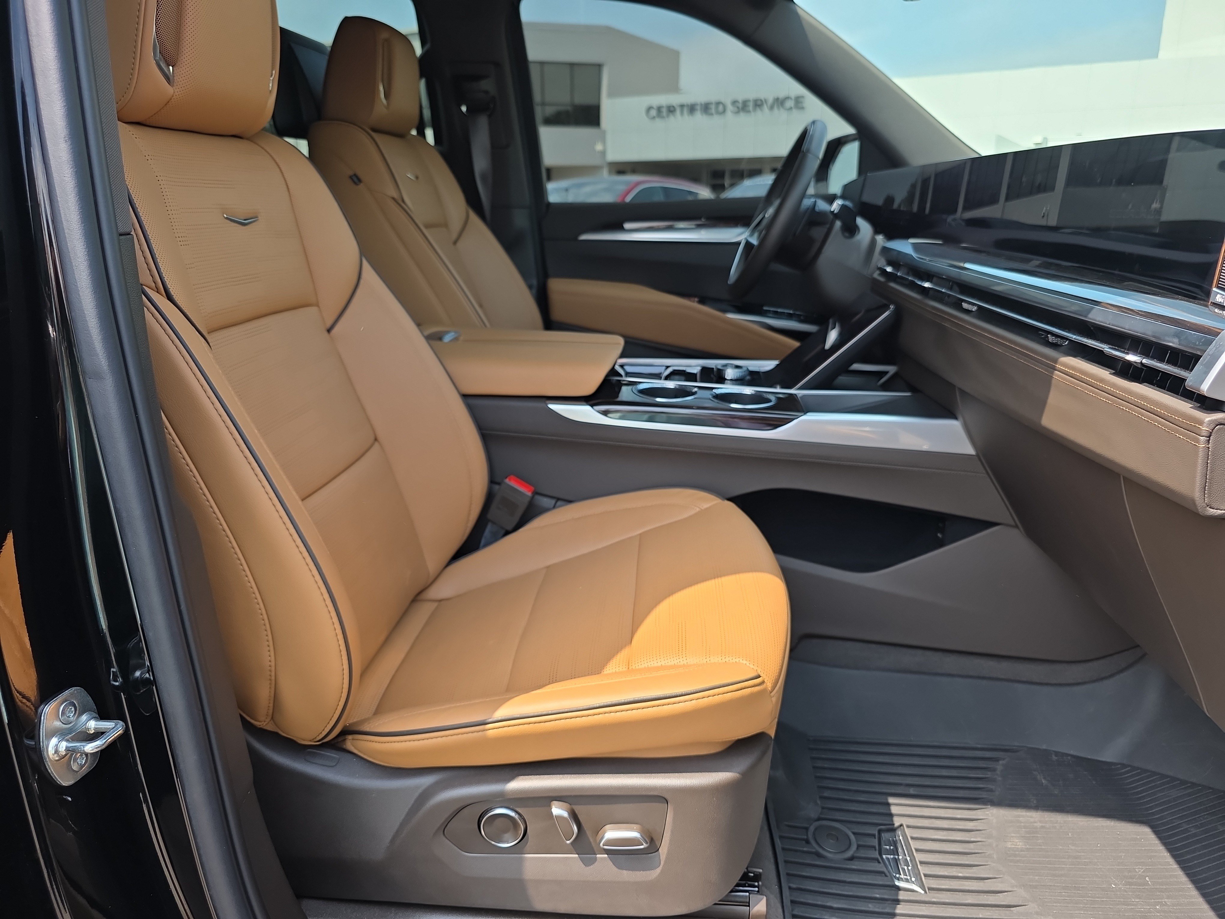 Used 2025 Cadillac Escalade Premium Luxury w/ Touring Package AWD/4WD image 17