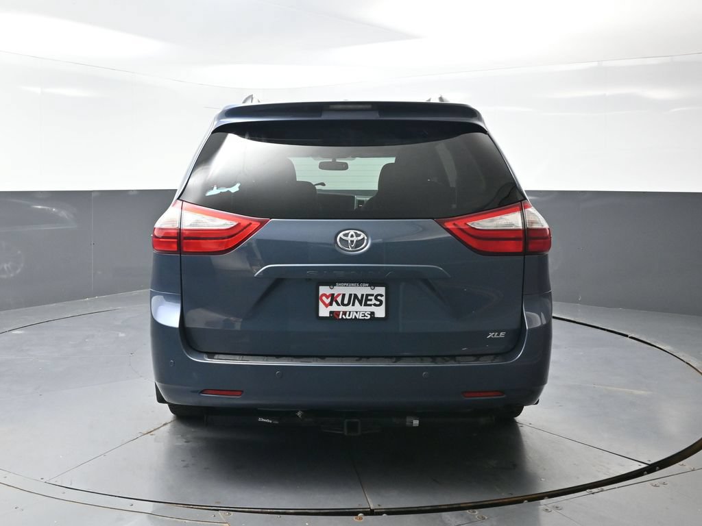Used 2017 Toyota Sienna XLE w/ XLE Navigation Package FWD image 11