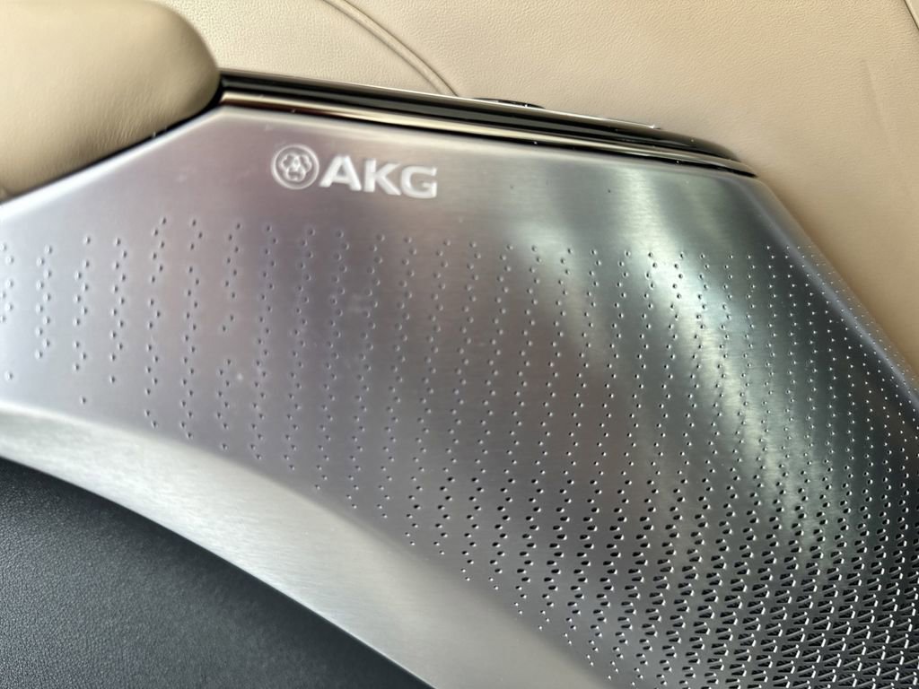 New 2026 Cadillac Lyriq Signature Sport w/ Nappa Leather Package image 9