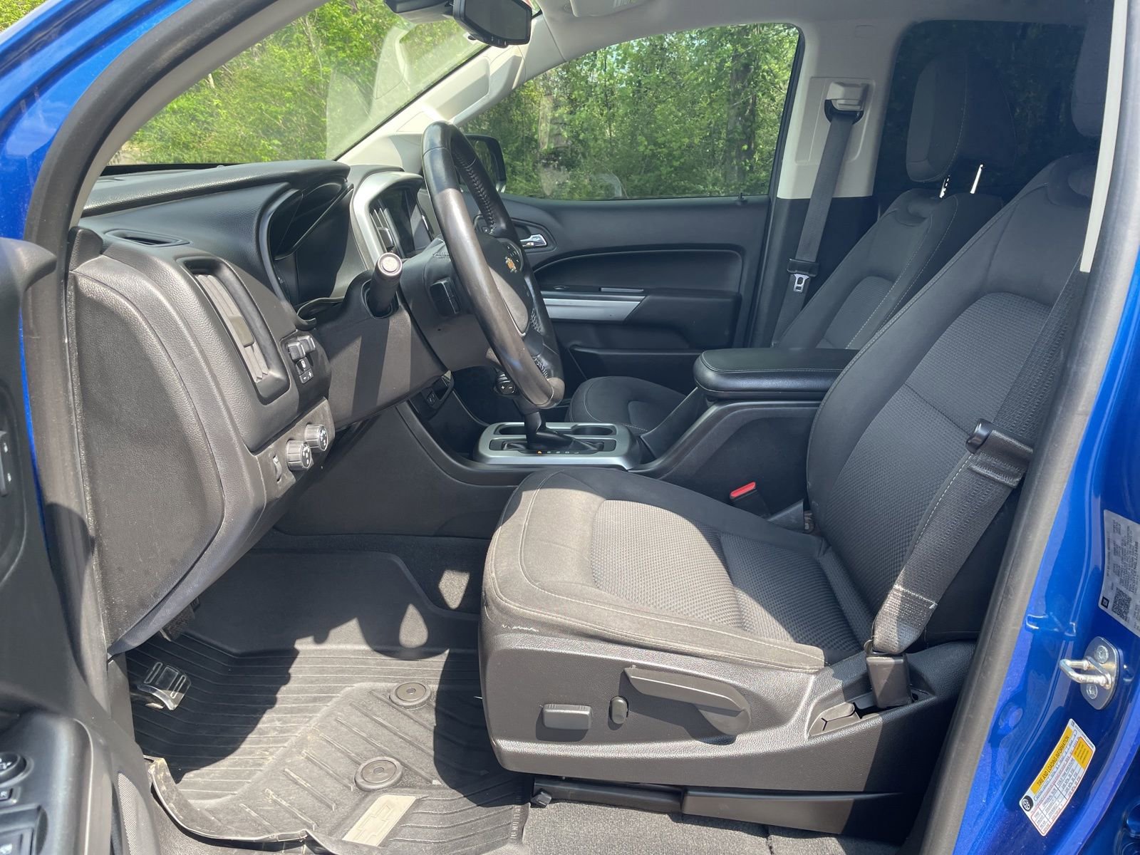 Used 2020 Chevrolet Colorado LT w/ Safety Package image 11