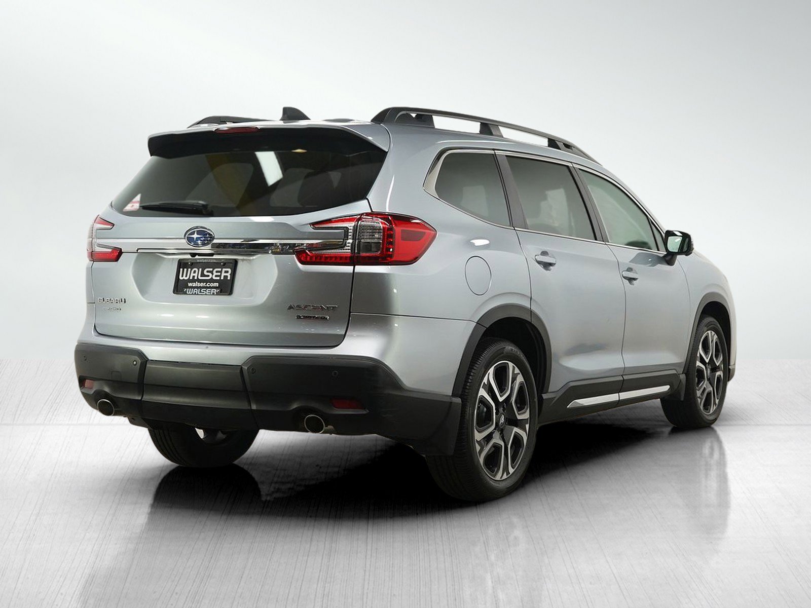 Used 2023 Subaru Ascent Limited w/ Technology Package AWD/4WD image 5