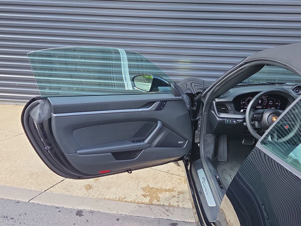 Certified 2025 Porsche 911 Carrera image 7