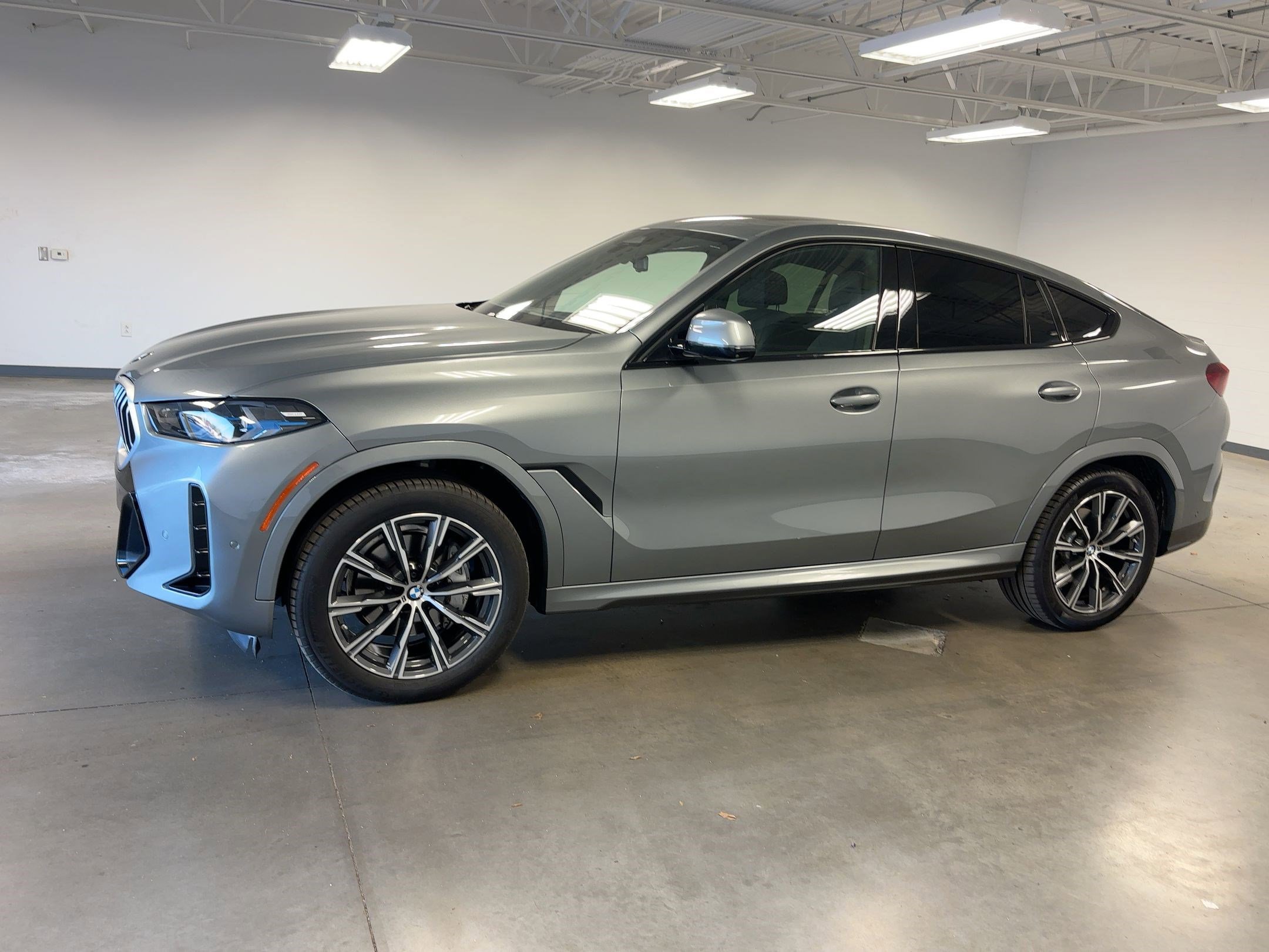 Certified 2024 BMW X6 xDrive40i image 19