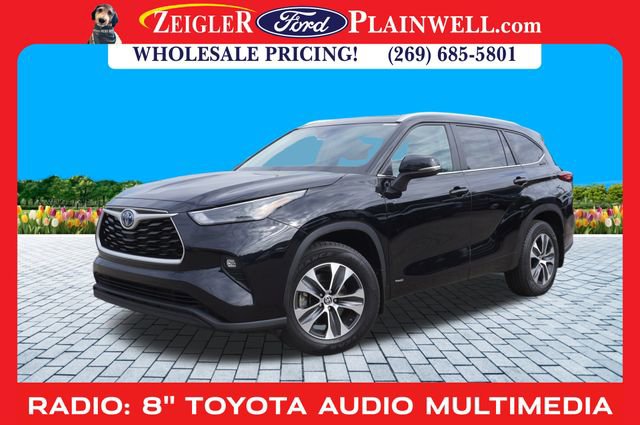 Used 2023 Toyota Highlander XLE image 1