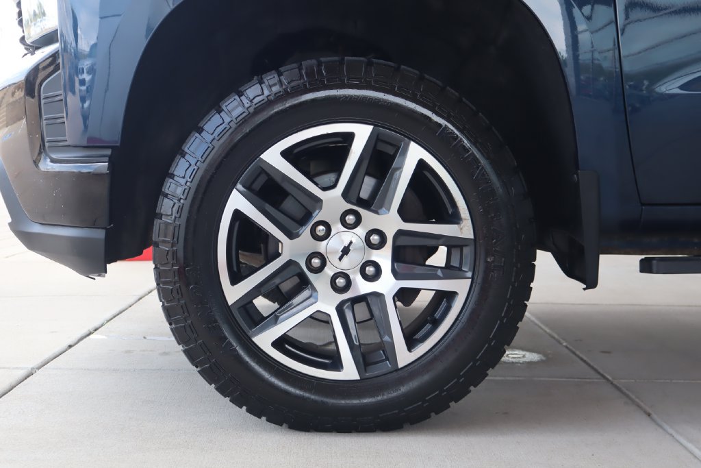 Used 2019 Chevrolet Silverado 1500 Custom Trail Boss w/ Custom Convenience Package AWD/4WD image 5