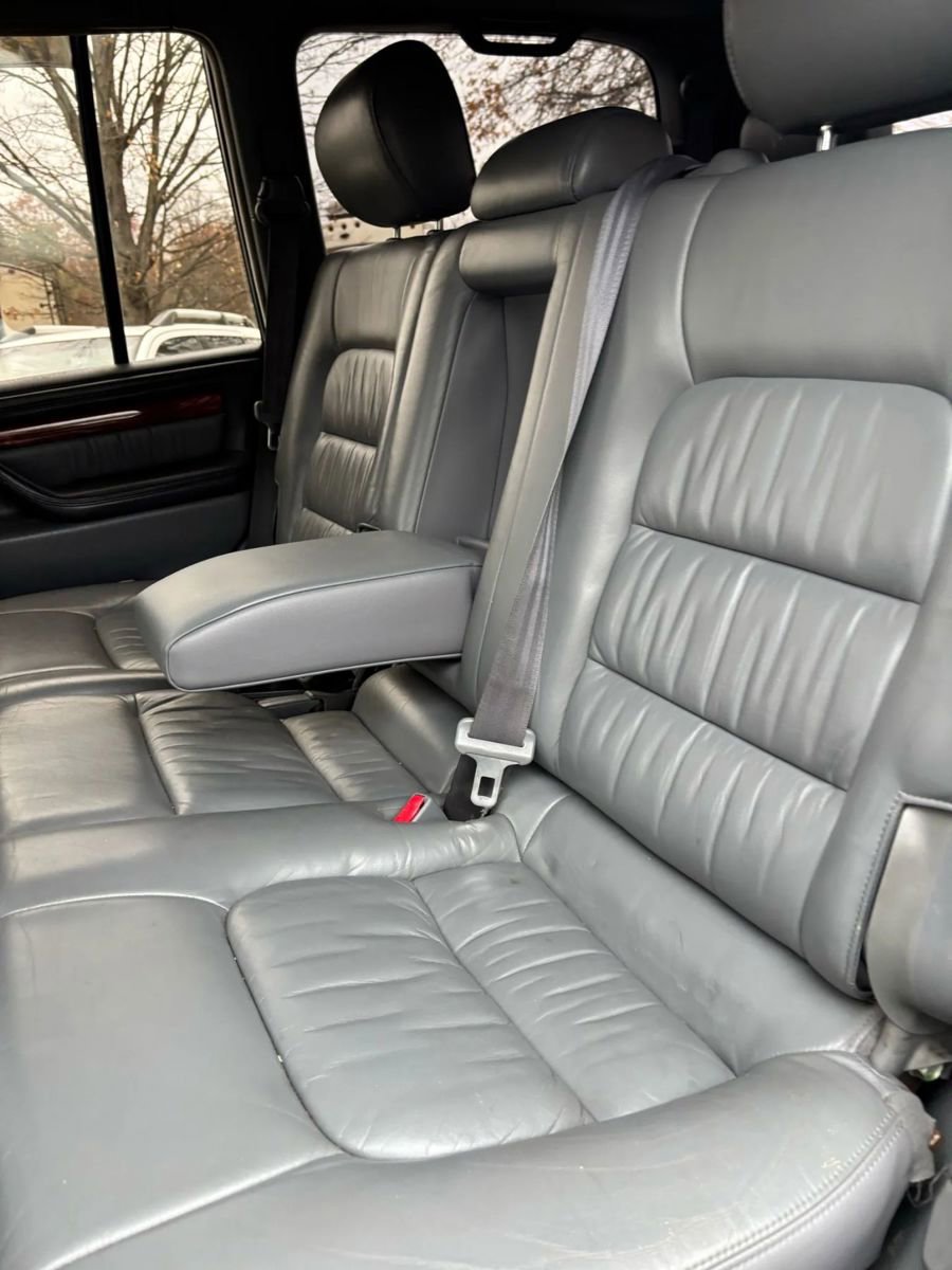 Used 2000 Lexus LX 470 4WD image 17