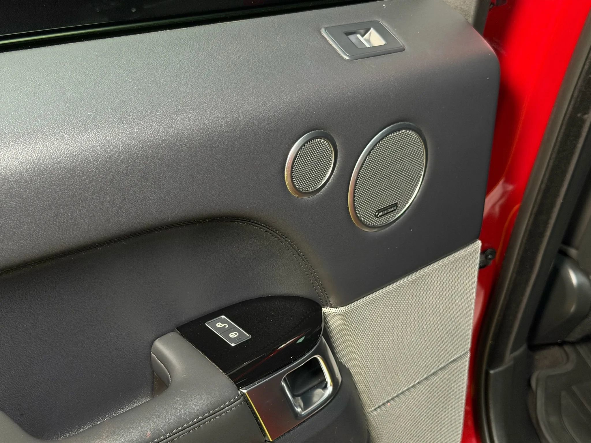 Used 2016 Land Rover Range Rover Sport Supercharged image 19