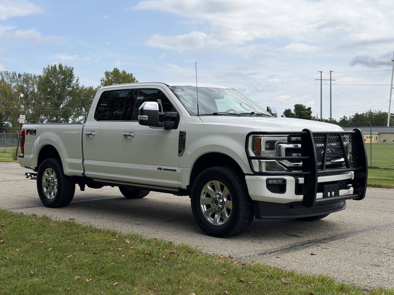 Used 2022 Ford F250 Platinum w/ FX4 Off-Road Package AWD/4WD image 8